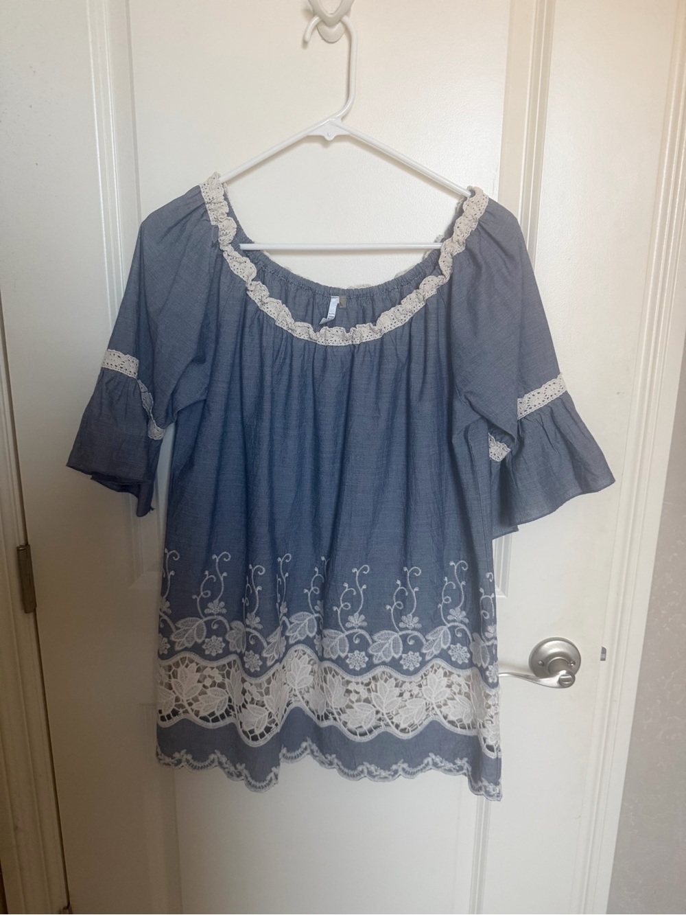 Kaktus Blue Peasant Top with White Lace Trim